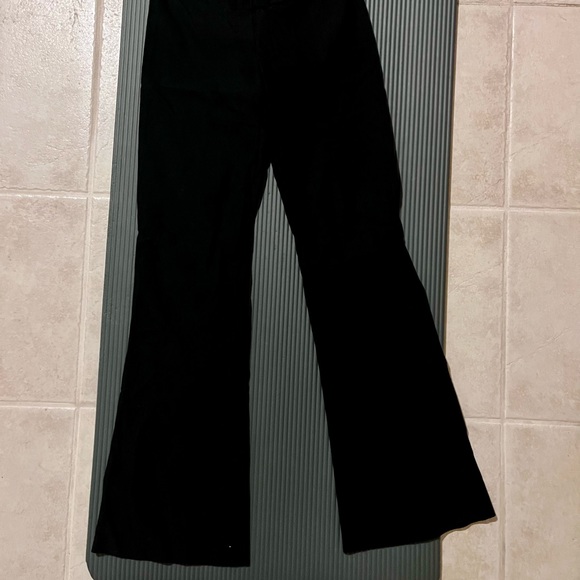 Pull on dress pants. Boot cut - Picture 4 of 4